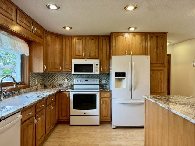 1246 8th AVE N, Clinton, IA 52732