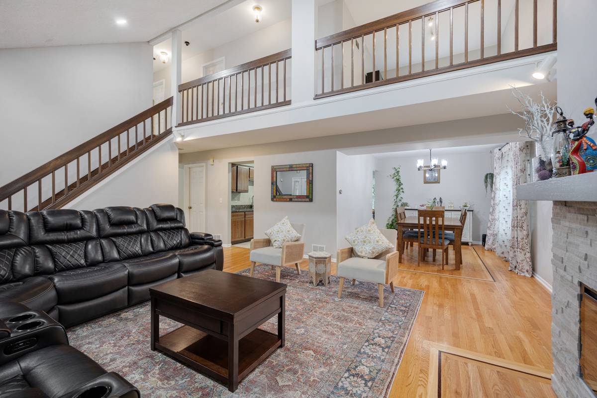 1347 Rose BLVD, Buffalo Grove, IL 60089