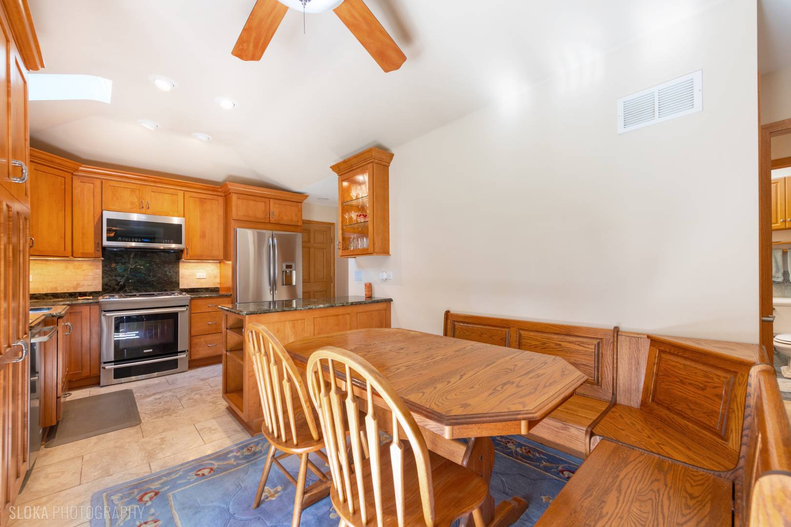 668 S Circle AVE, Port Barrington, IL 60010