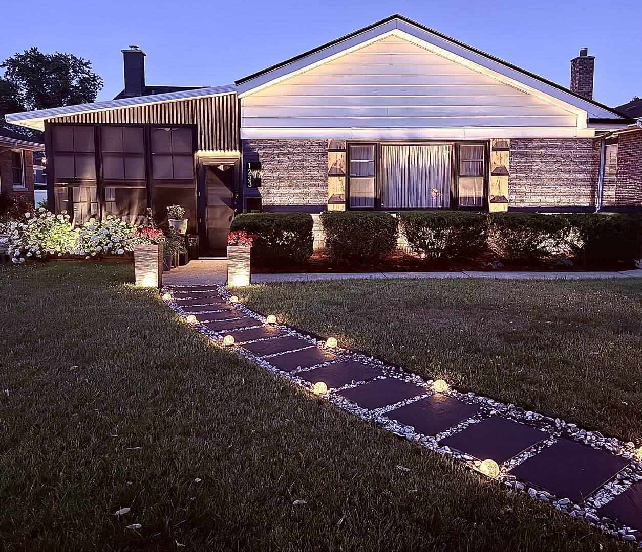1233 Woodside RD, La Grange Park, IL 60526