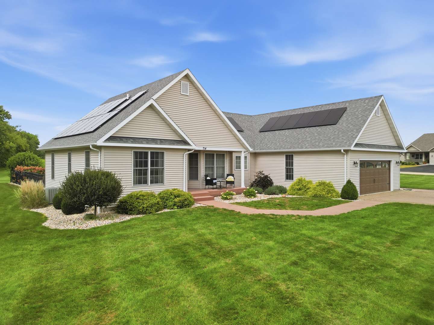 714 Keller DR, Dixon, IL 61021