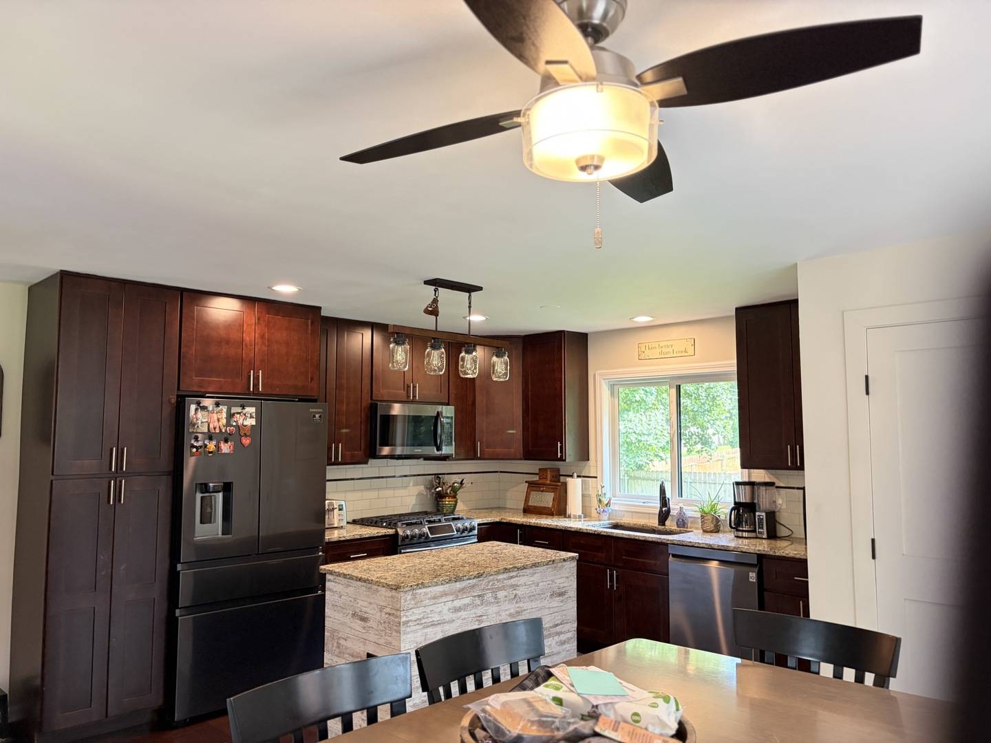 209 W Chicago AVE, Westmont, IL 60559