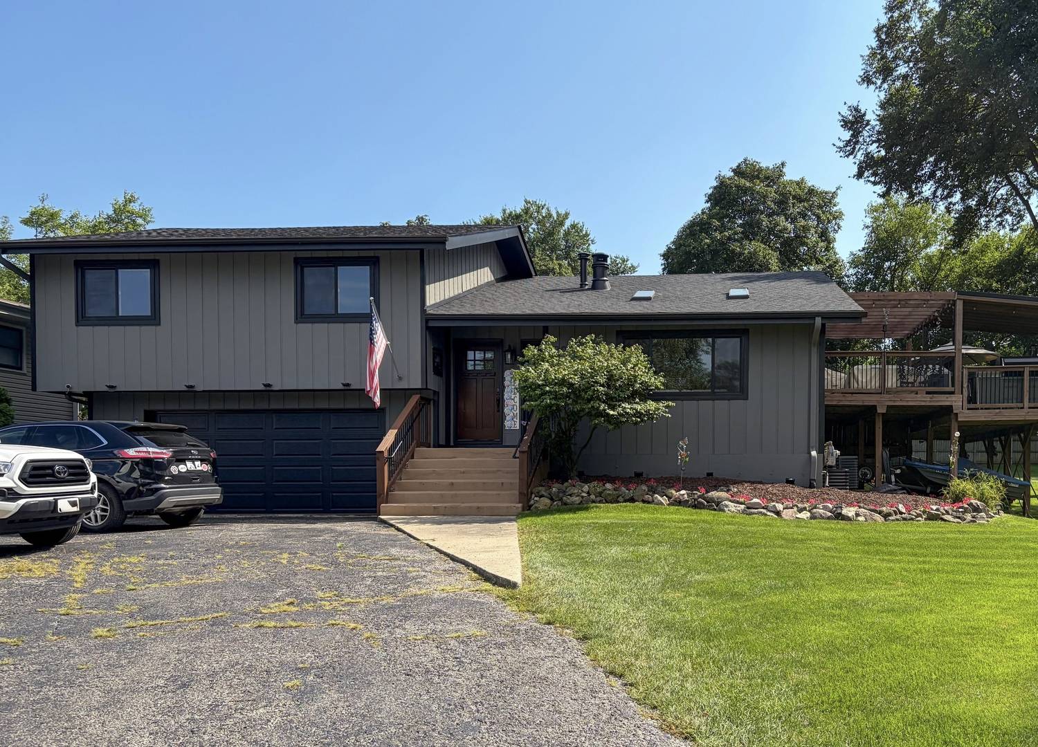209 W Chicago AVE, Westmont, IL 60559