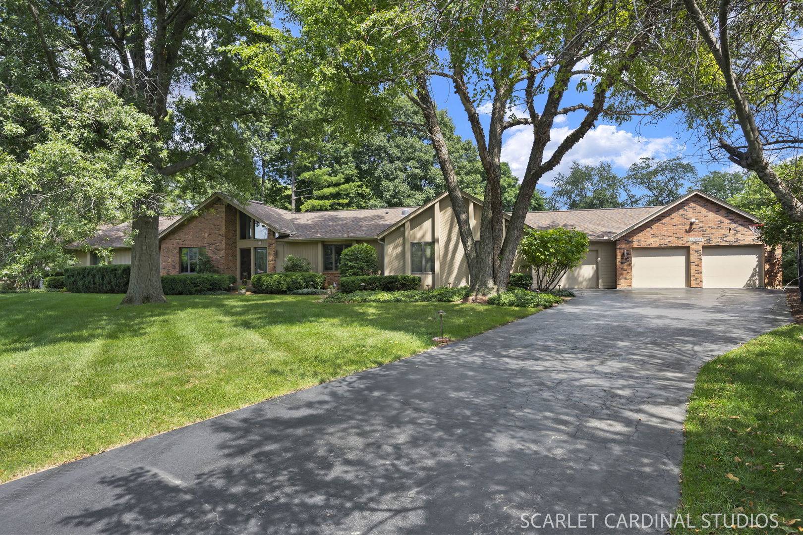 11N091 Johnstown RD, Elgin, IL 60124