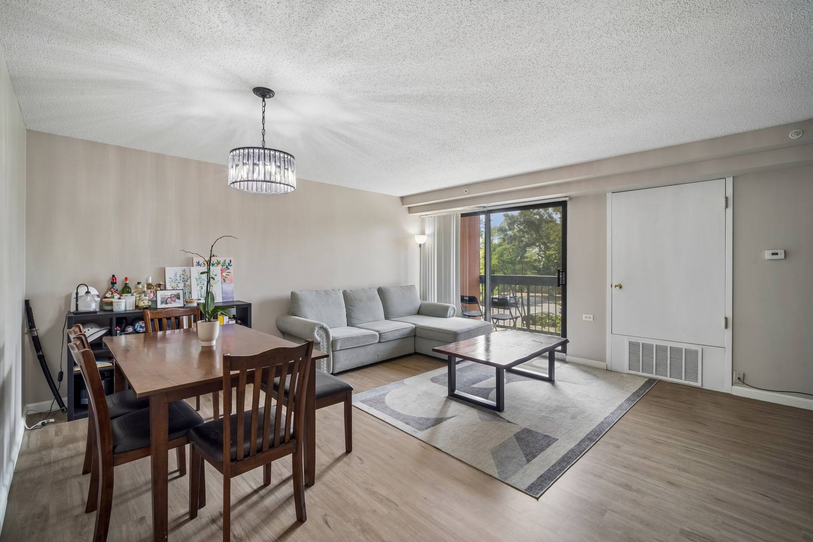 1840 Huntington BLVD #305, Hoffman Estates, IL 60169