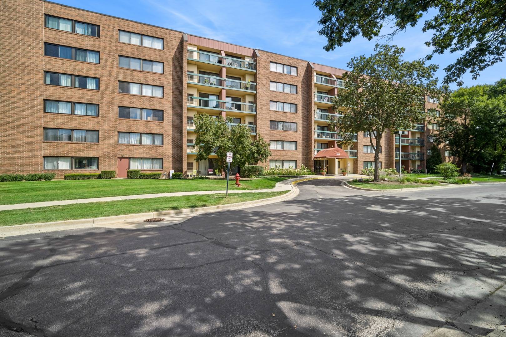 1840 Huntington BLVD #305, Hoffman Estates, IL 60169