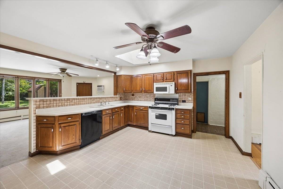 422 E Ravine AVE, Willow Springs, IL 60480