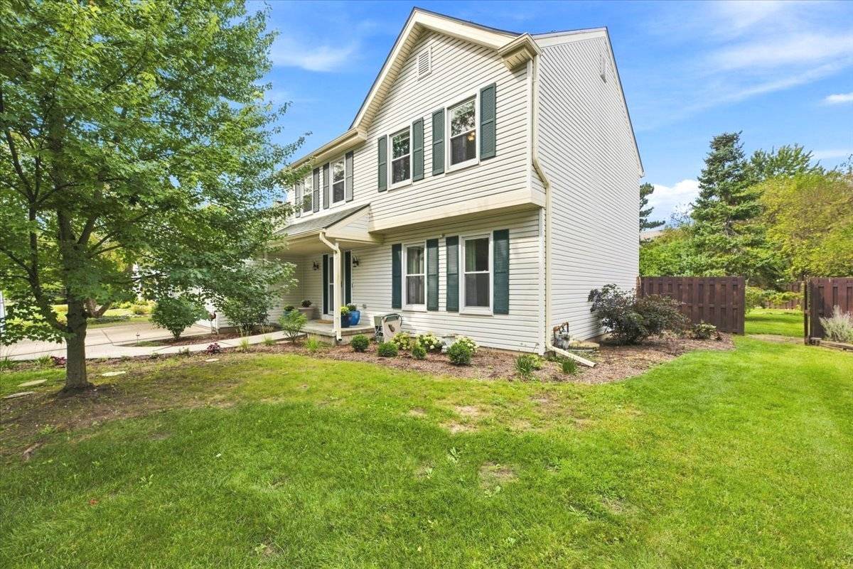 626 Highbury LN, Geneva, IL 60134