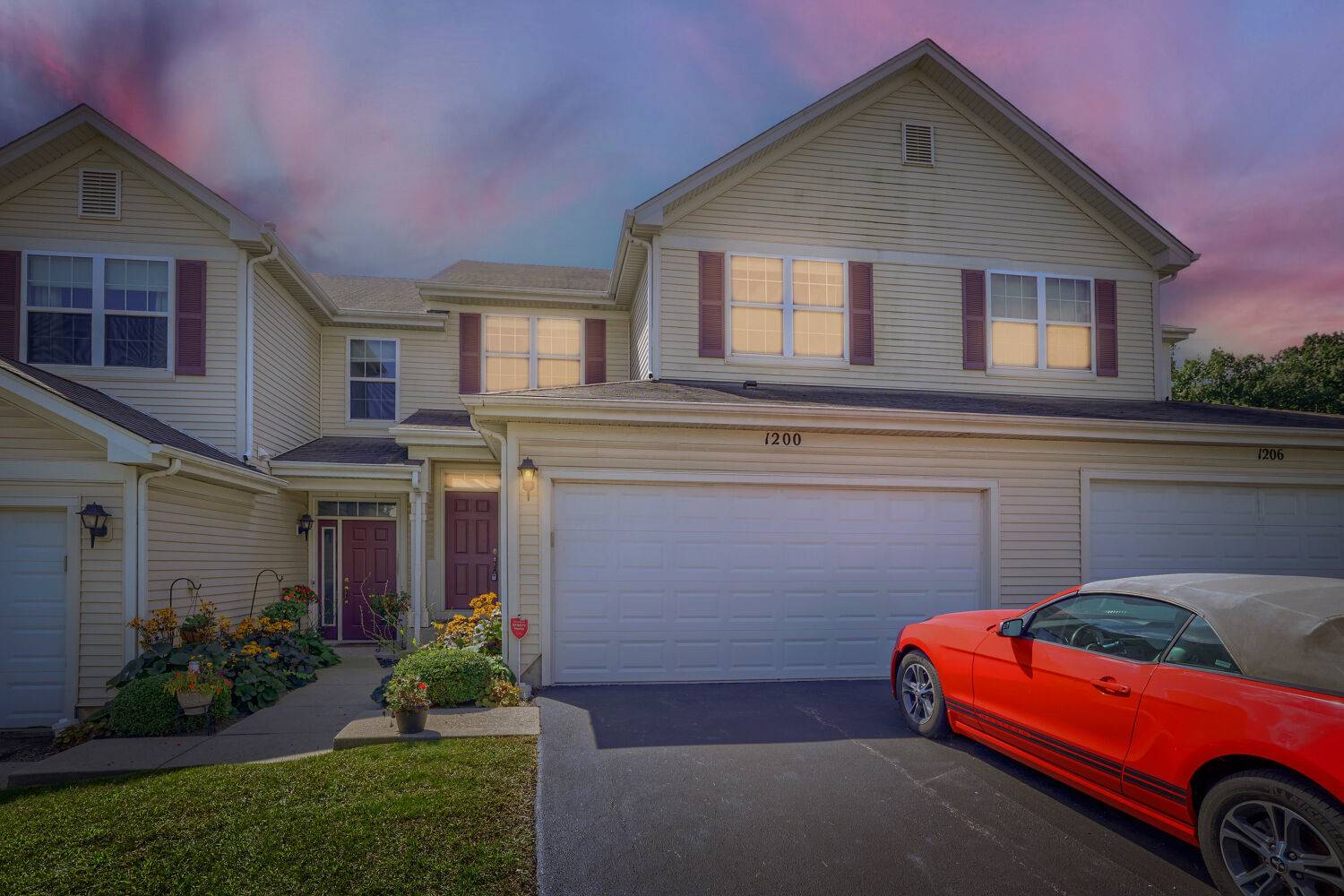 1200 Waverly DR, Volo, IL 60020