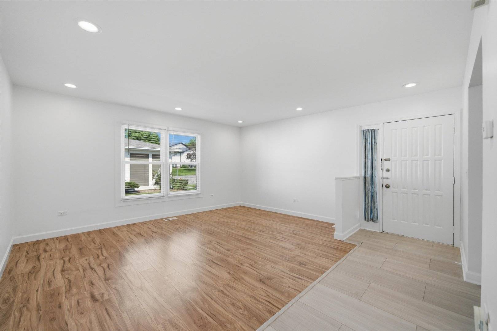 1046 Hampton Harbor #1046, Schaumburg, IL 60193