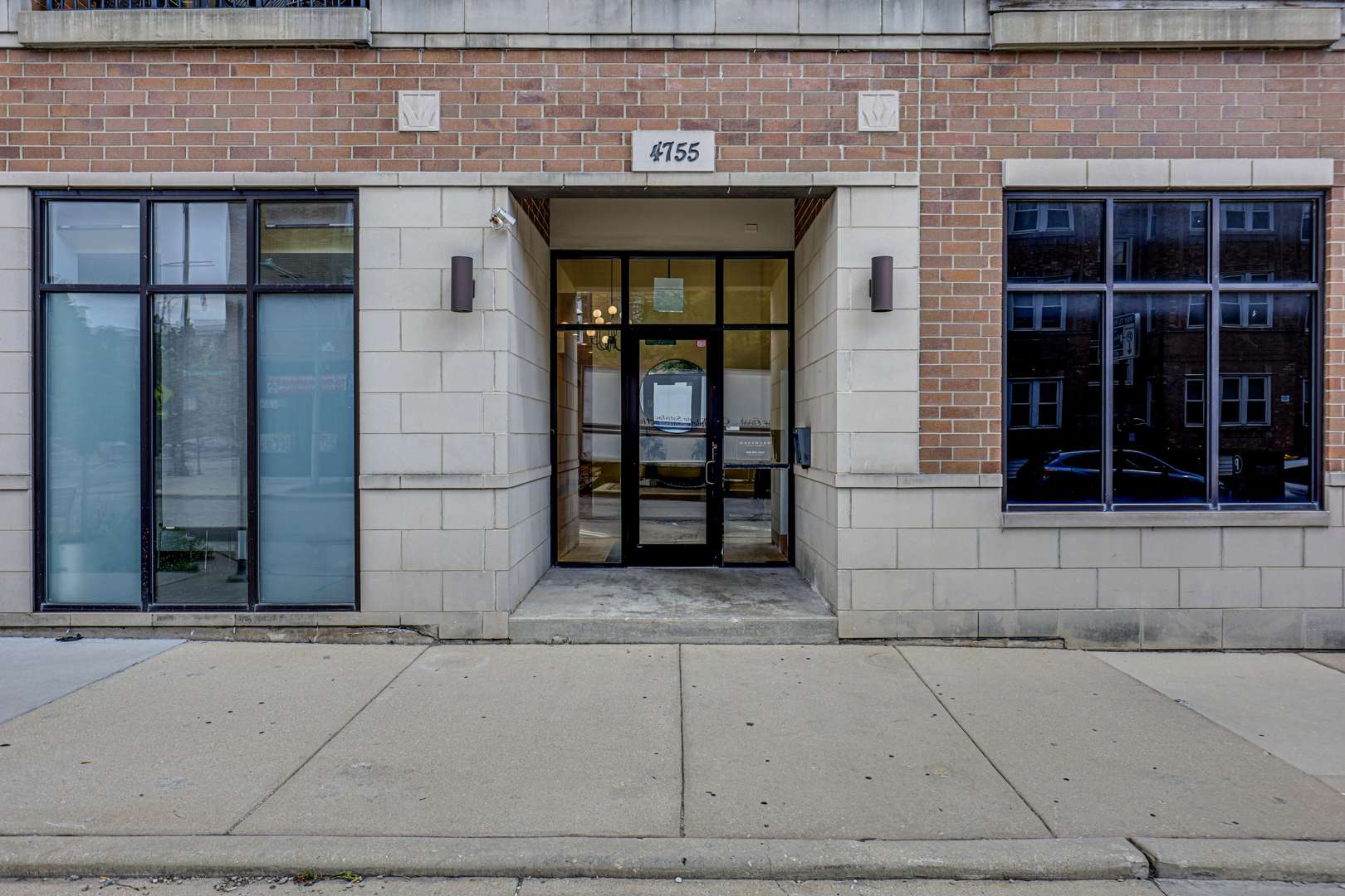 4755 N WASHTENAW AVE #209, Chicago, IL 60625