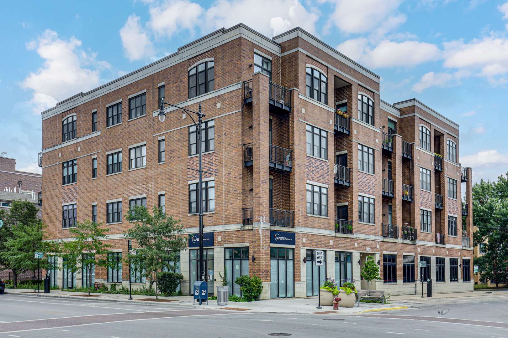 4755 N WASHTENAW AVE #209, Chicago, IL 60625