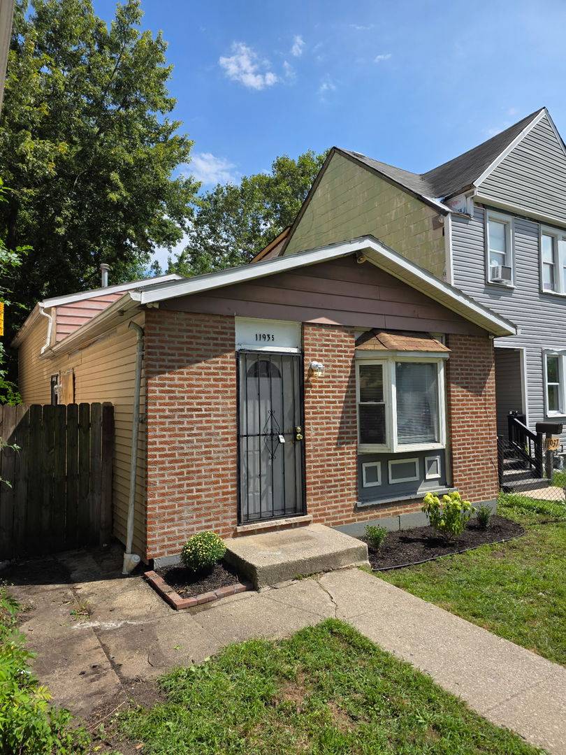 11935 S Wallace ST, Chicago, IL 60628