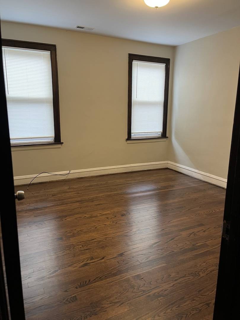 6615 S Sacramento AVE #2N, Chicago, IL 60629