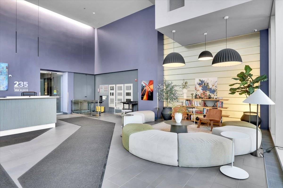 235 W Van Buren ST #2007, Chicago, IL 60607