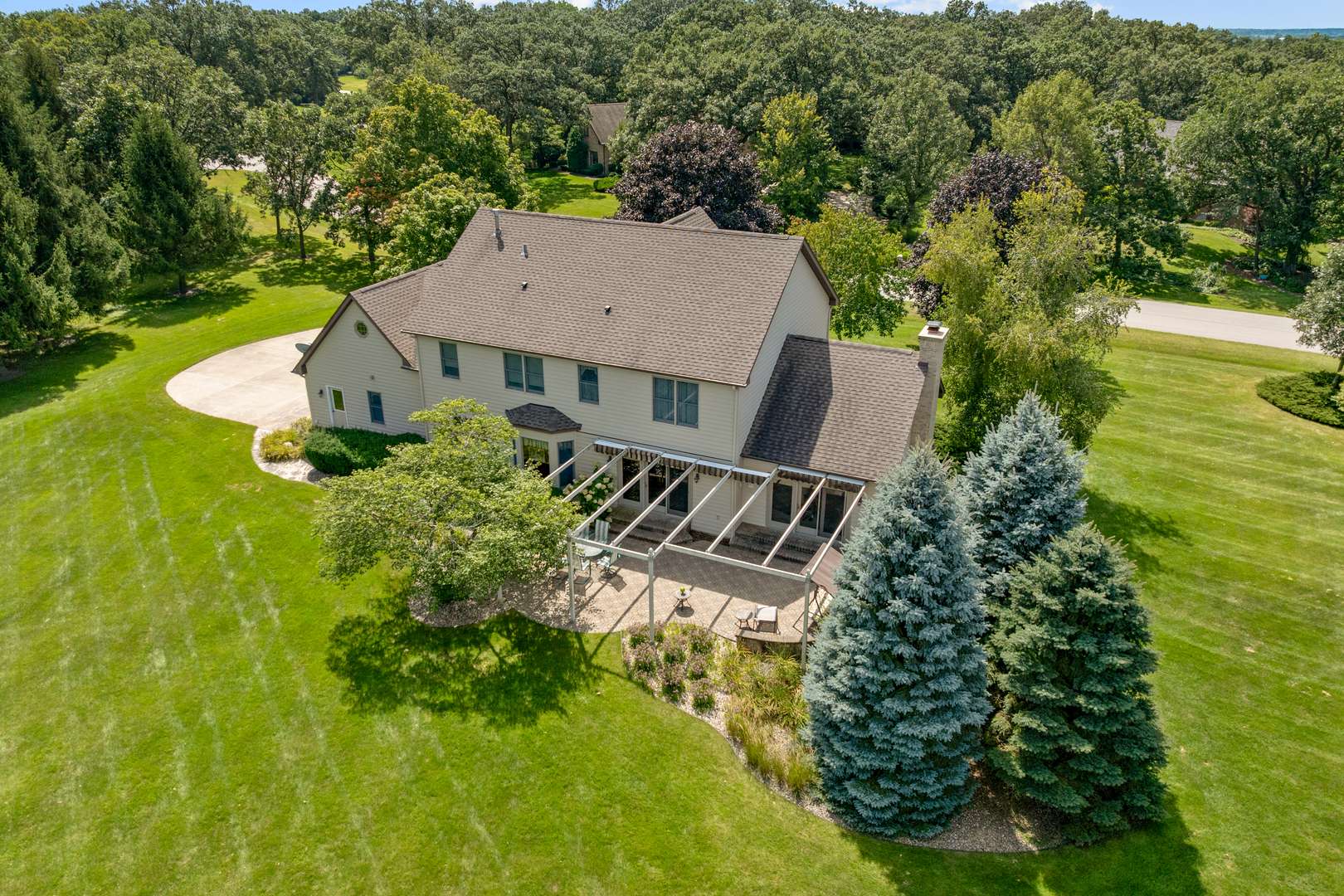 14N829 Sunset DR, Hampshire, IL 60140