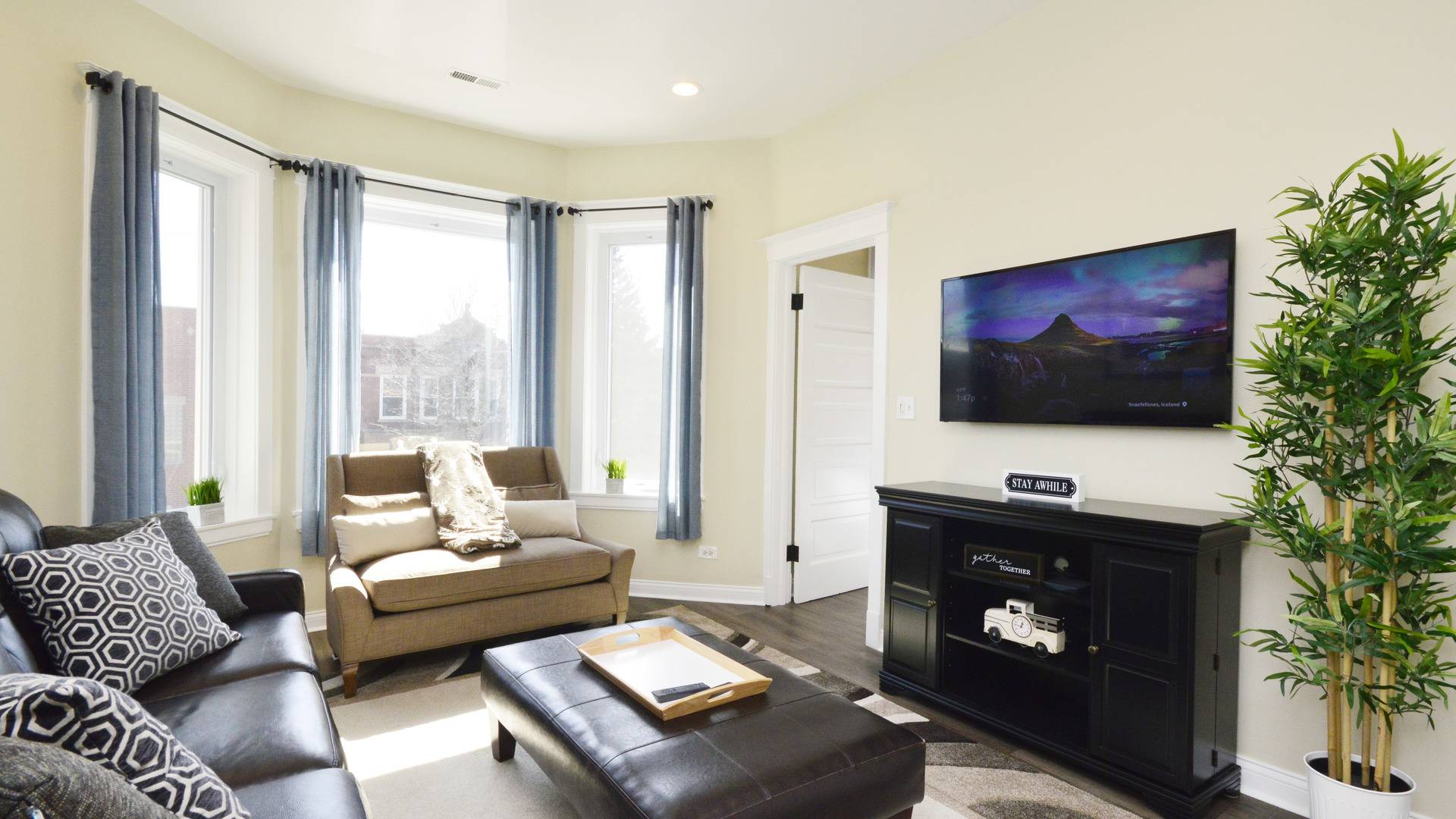 2904 W DIVERSEY AVE #2, Chicago, IL 60647