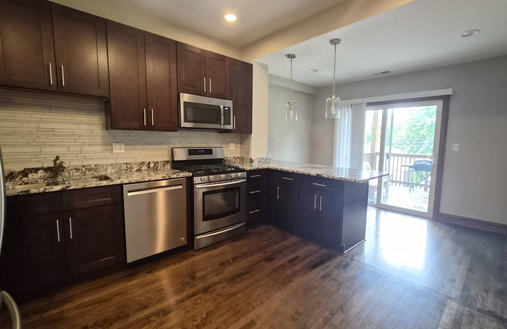 3238 N Hamlin AVE #2, Chicago, IL 60618