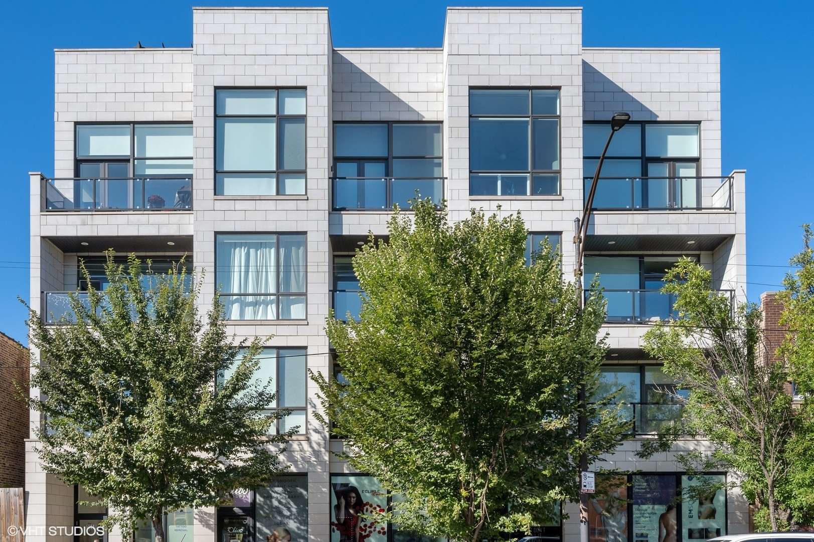 2550 W Fullerton AVE #2D, Chicago, IL 60647