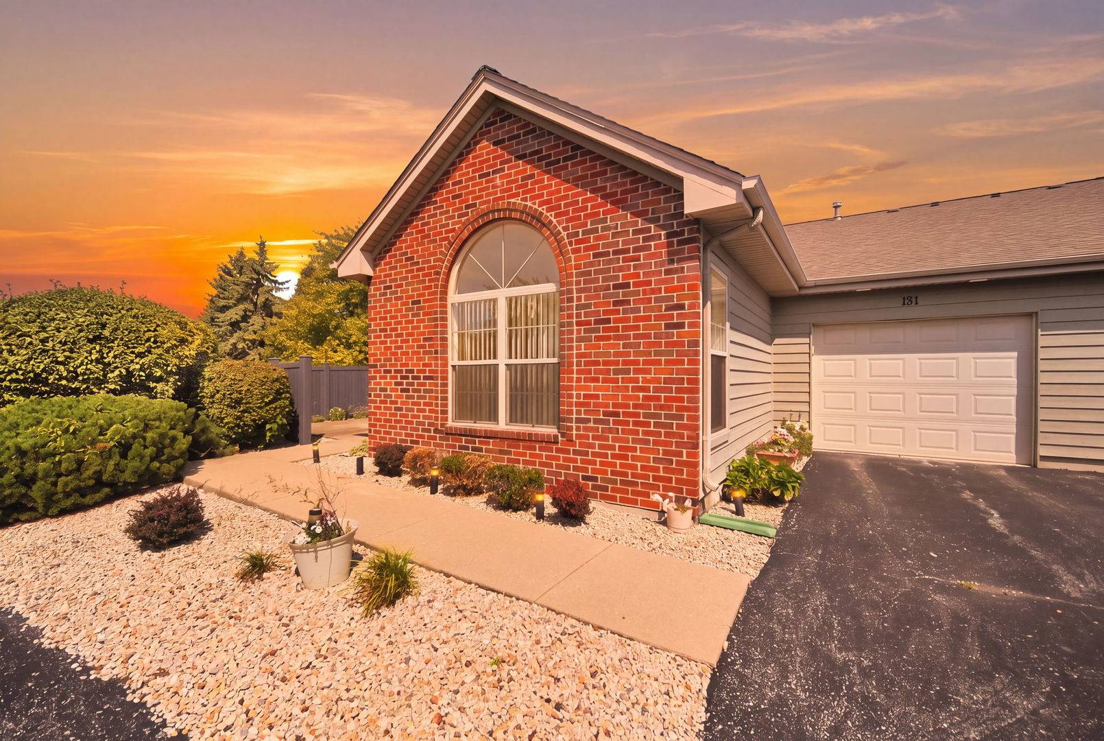 131 E 163rd ST #16A, South Holland, IL 60473