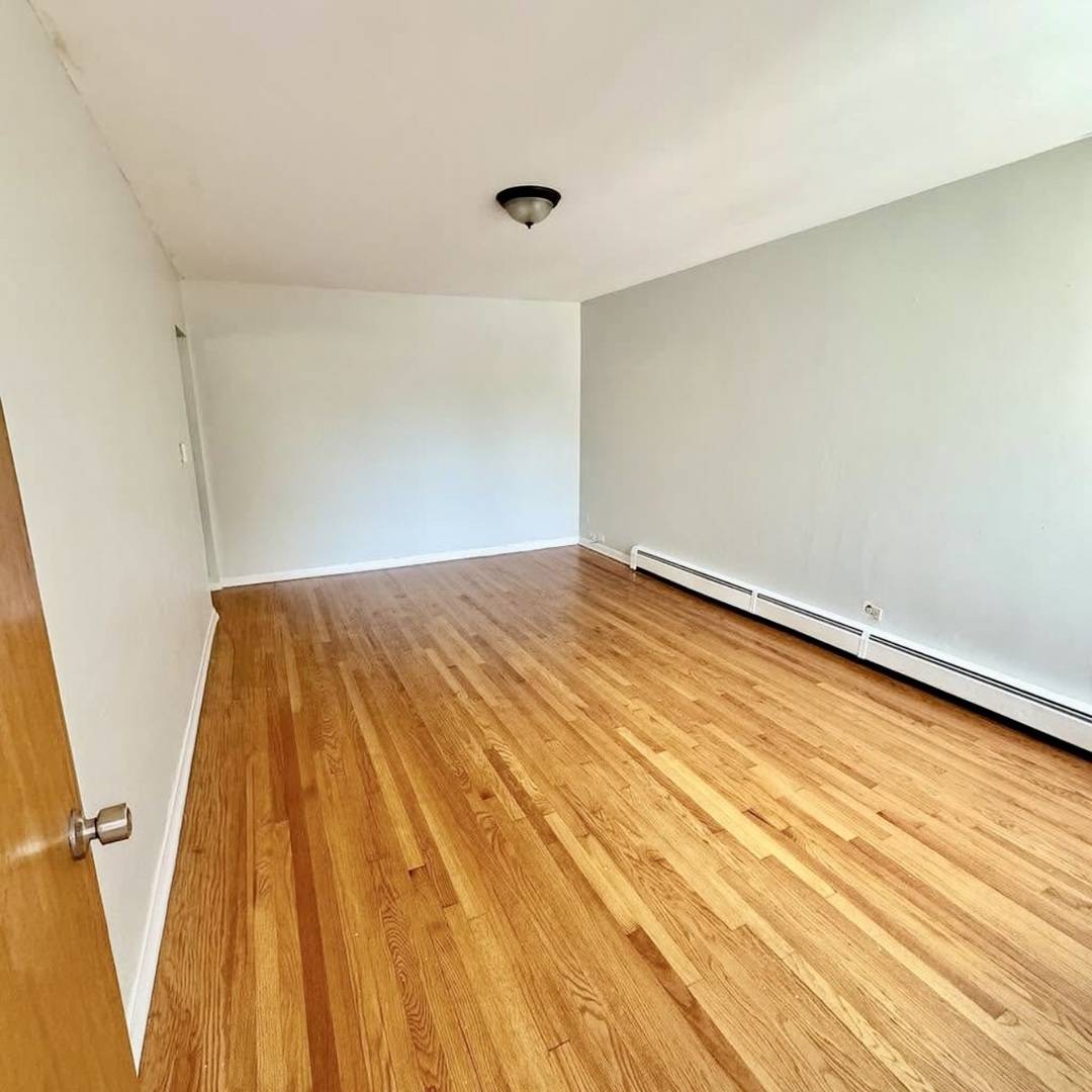 6235 N Mozart ST #5, Chicago, IL 60659