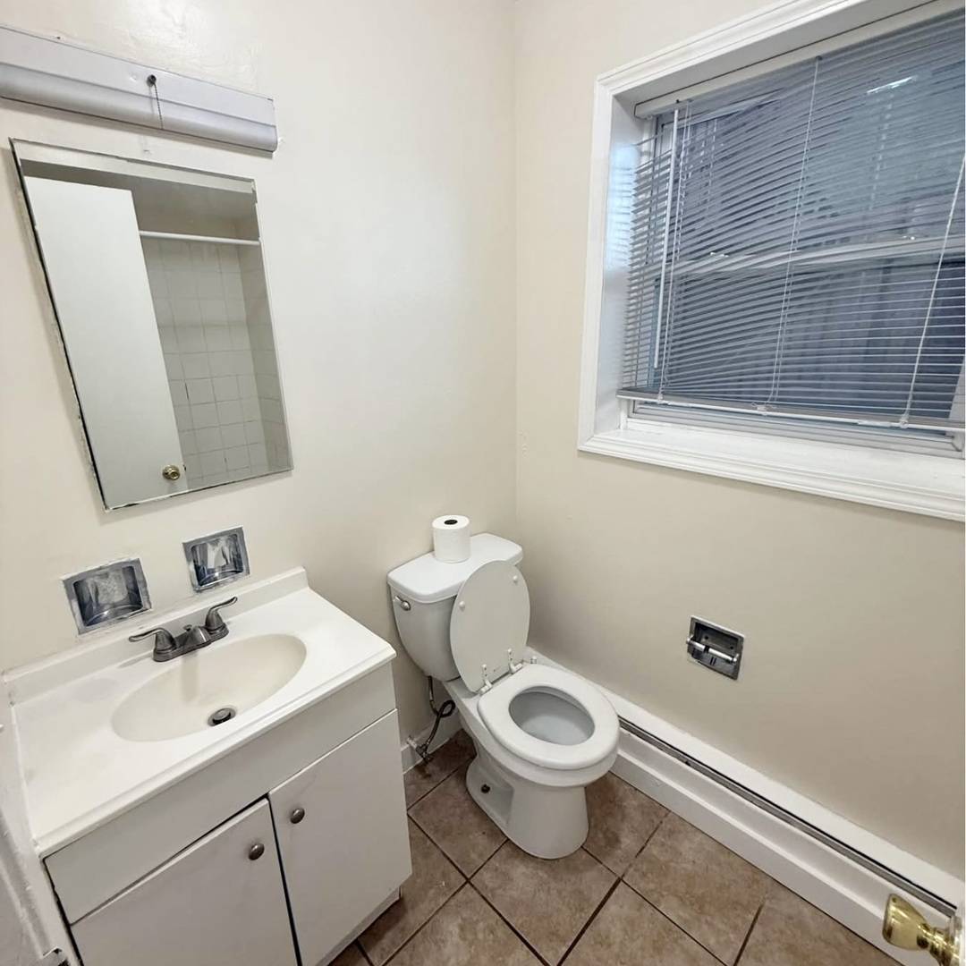 6235 N Mozart ST #5, Chicago, IL 60659