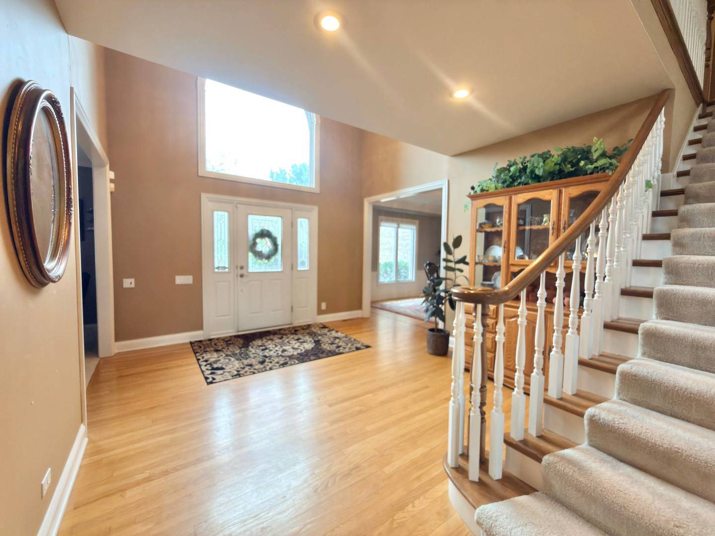 28278 Gray Barn LN, Lake Barrington, IL 60010