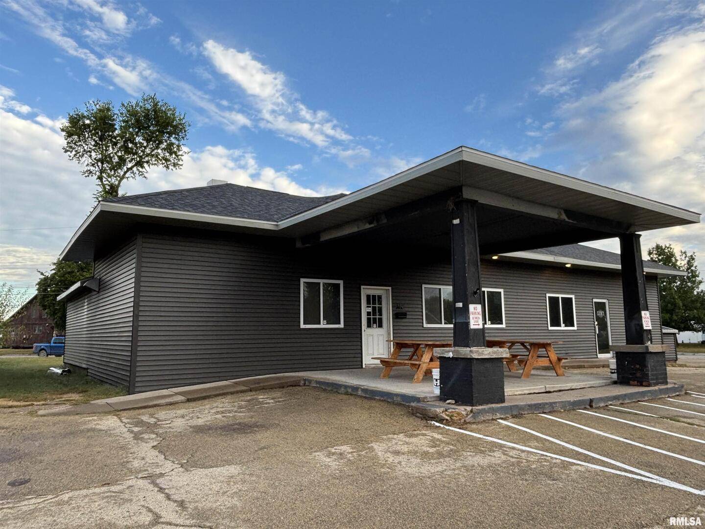 312 S WASHINGTON BLVD, Camanche, IA 52730