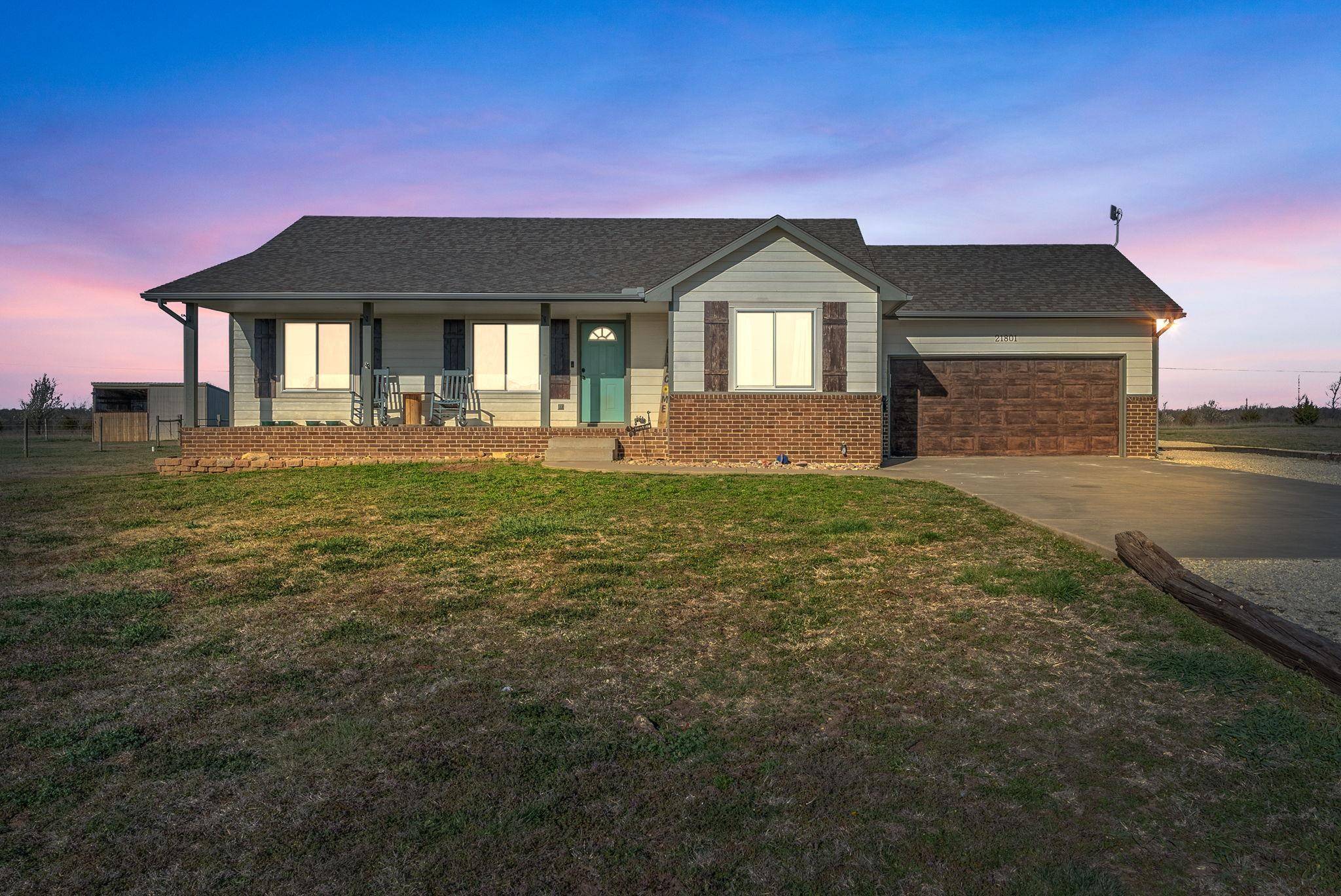 21801 SW Roberta Ln, Douglass, KS 67039