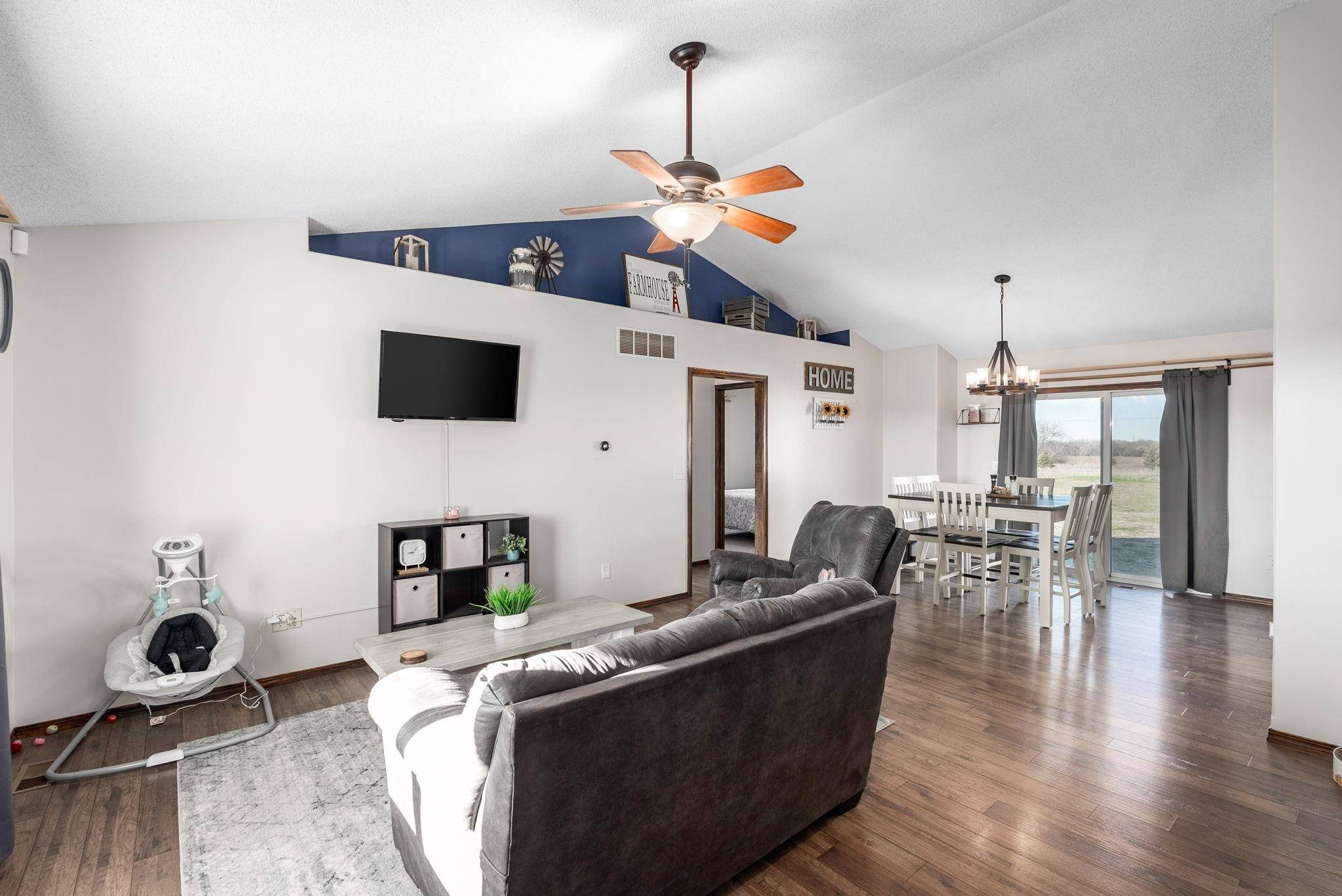 21801 SW Roberta Ln, Douglass, KS 67039