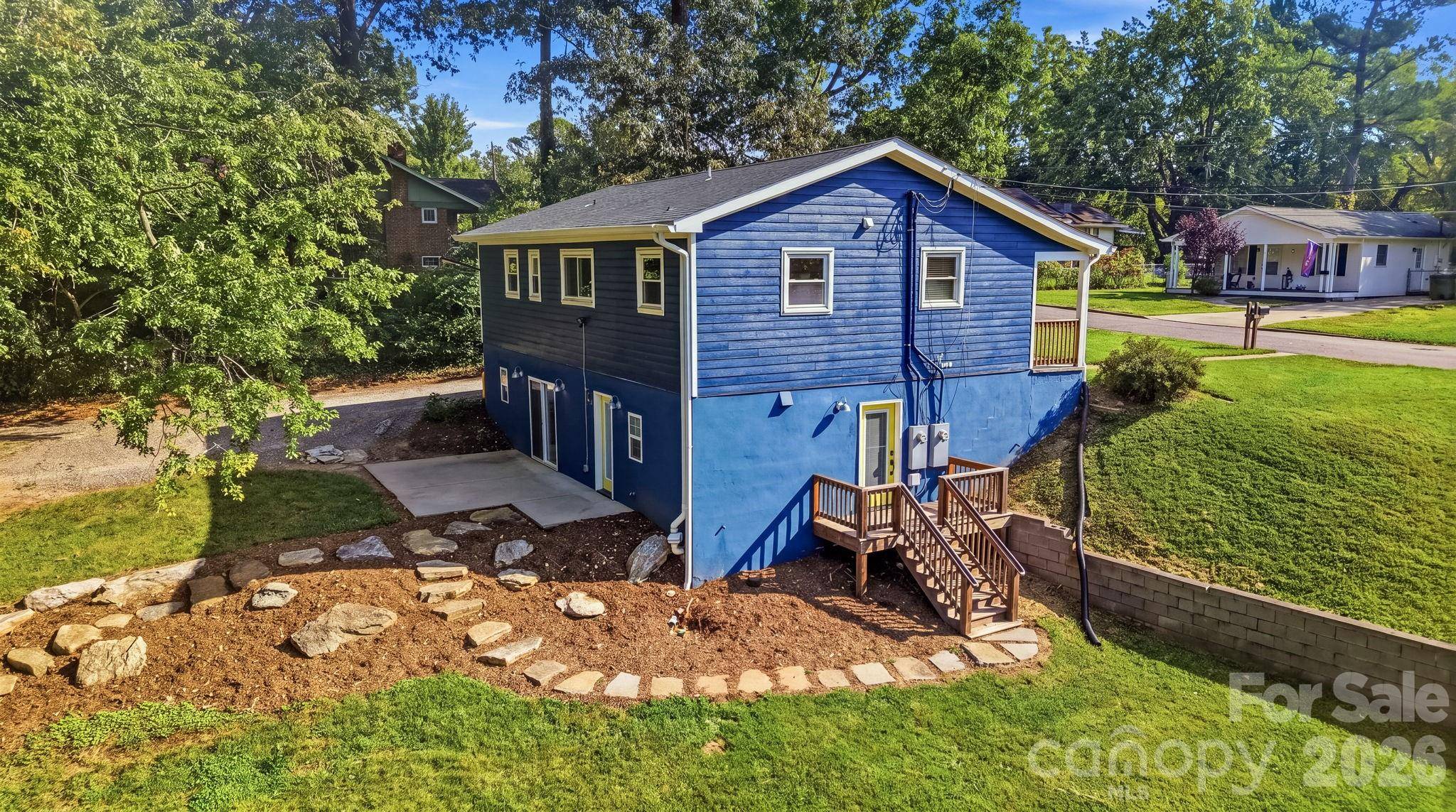 77 Trotter PL, Asheville, NC 28806