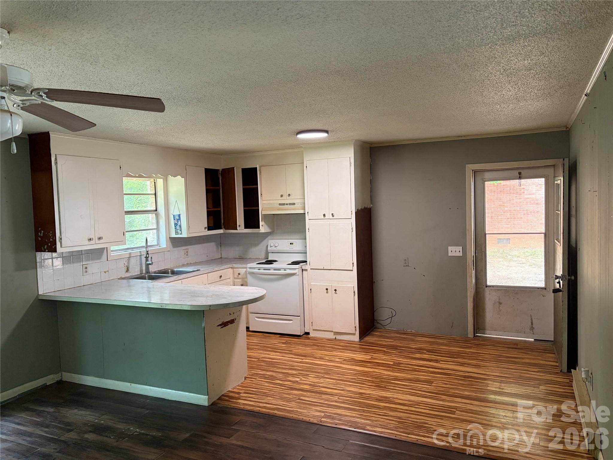 318 Shady LN, Norwood, NC 28128