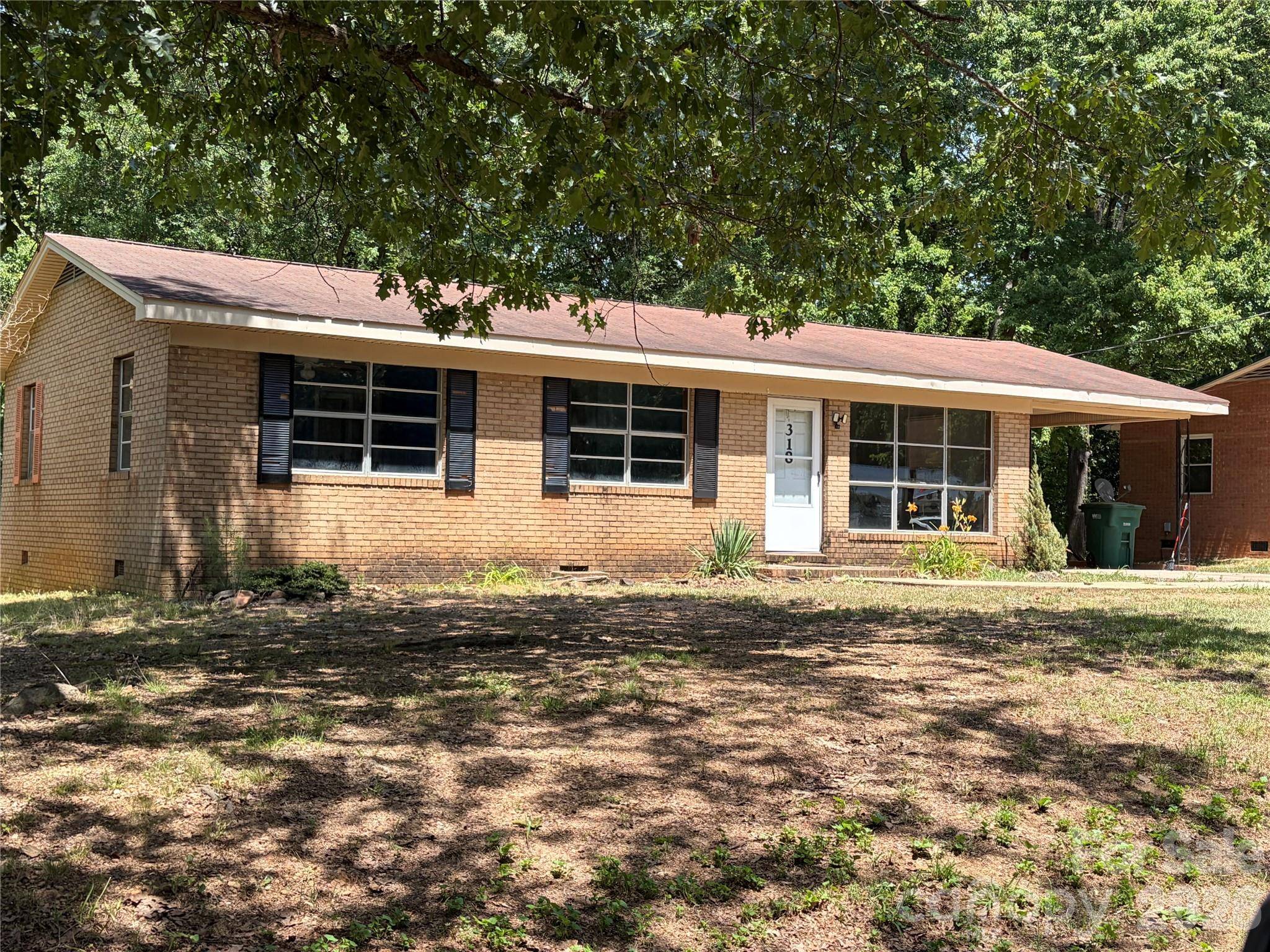 318 Shady LN, Norwood, NC 28128