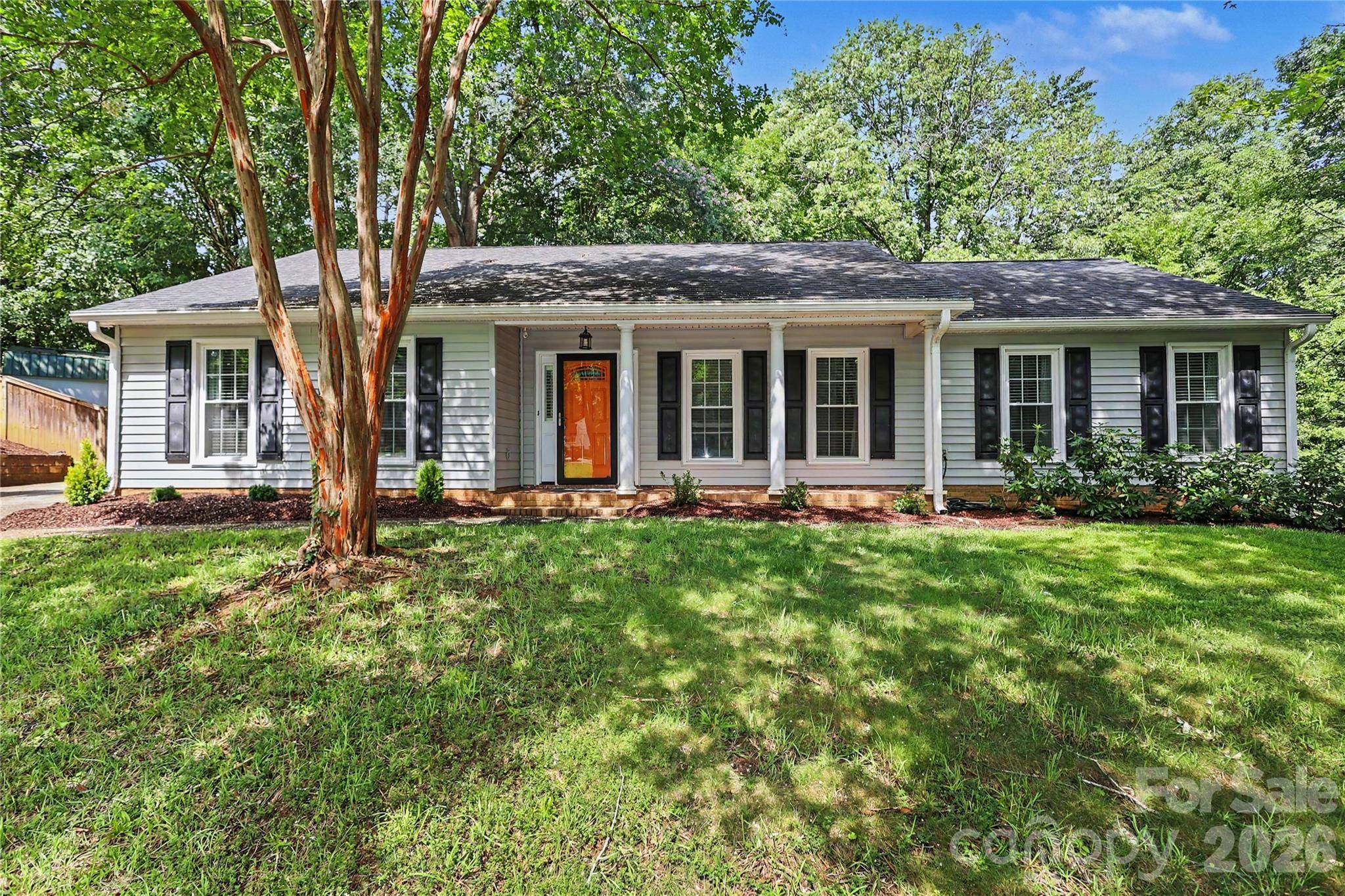 2701 Creekbed LN, Charlotte, NC 28210
