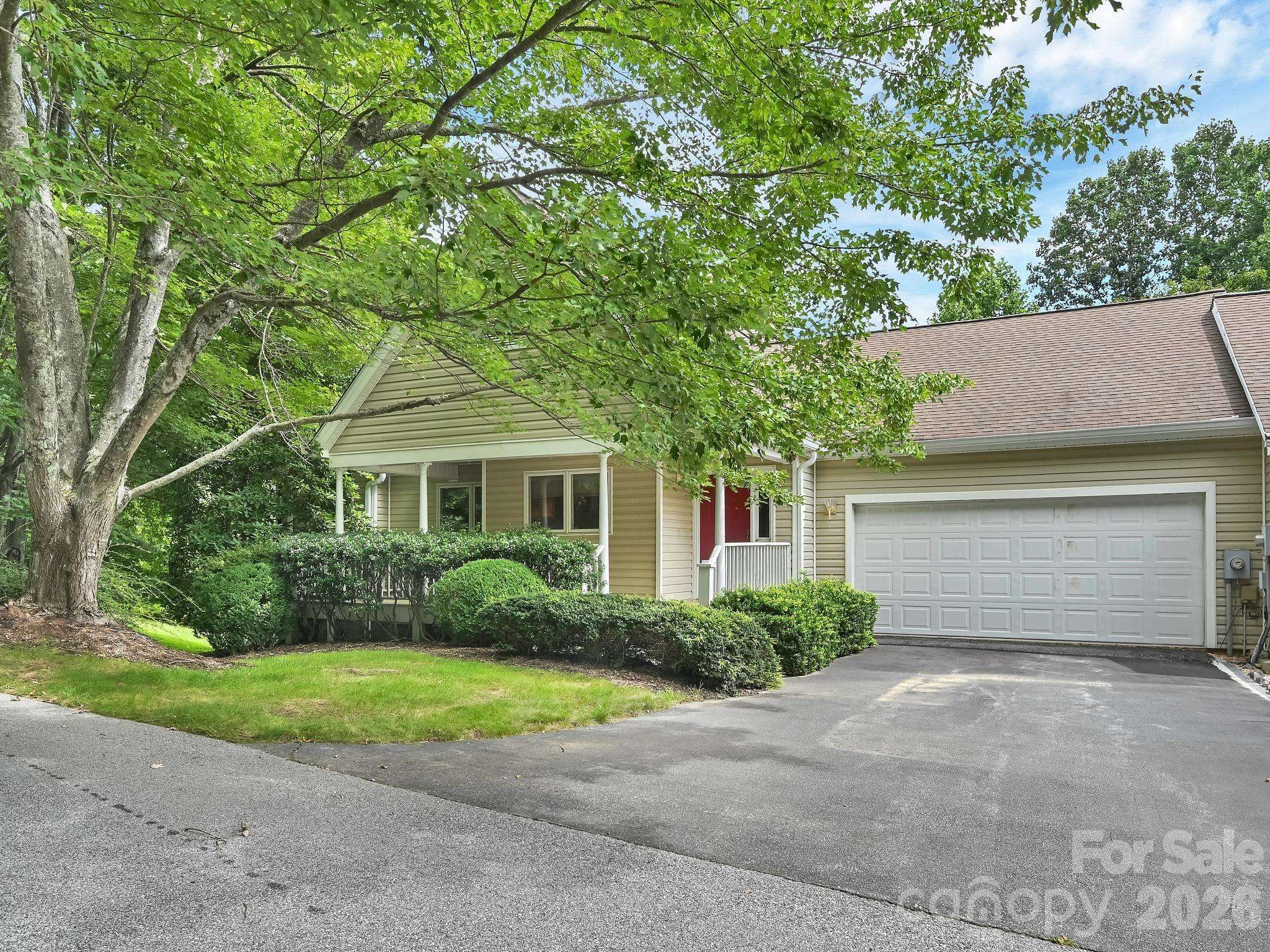 101 Valley Hill DR, Hendersonville, NC 28791