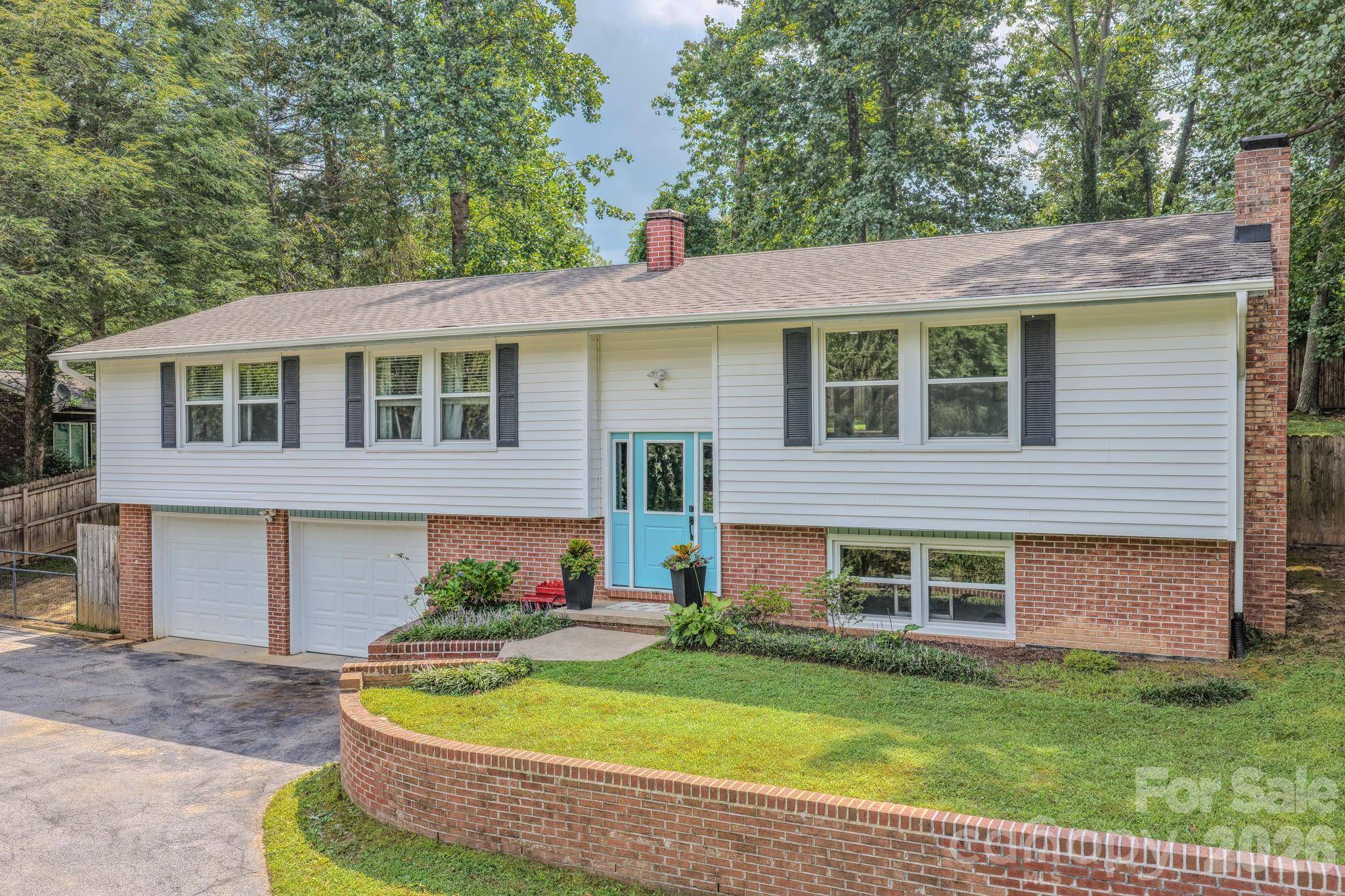 38 Ferenvilla DR, Hendersonville, NC 28791