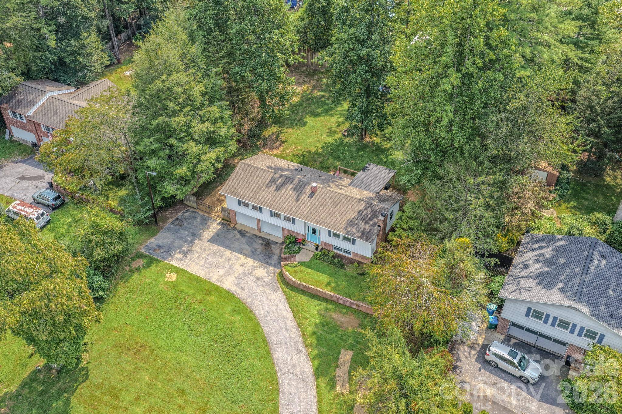 38 Ferenvilla DR, Hendersonville, NC 28791