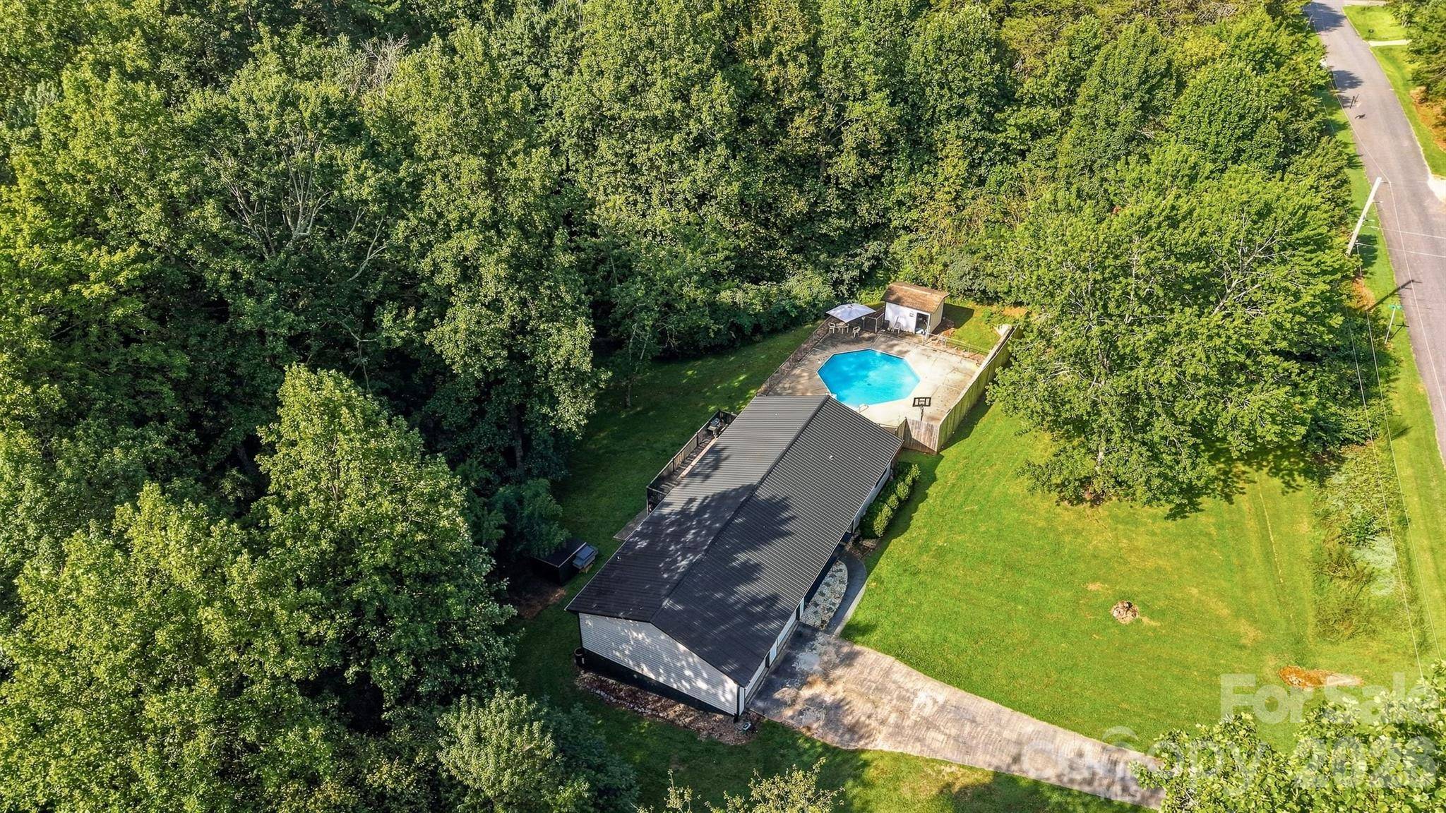 2075 South Fork DR, Morganton, NC 28655