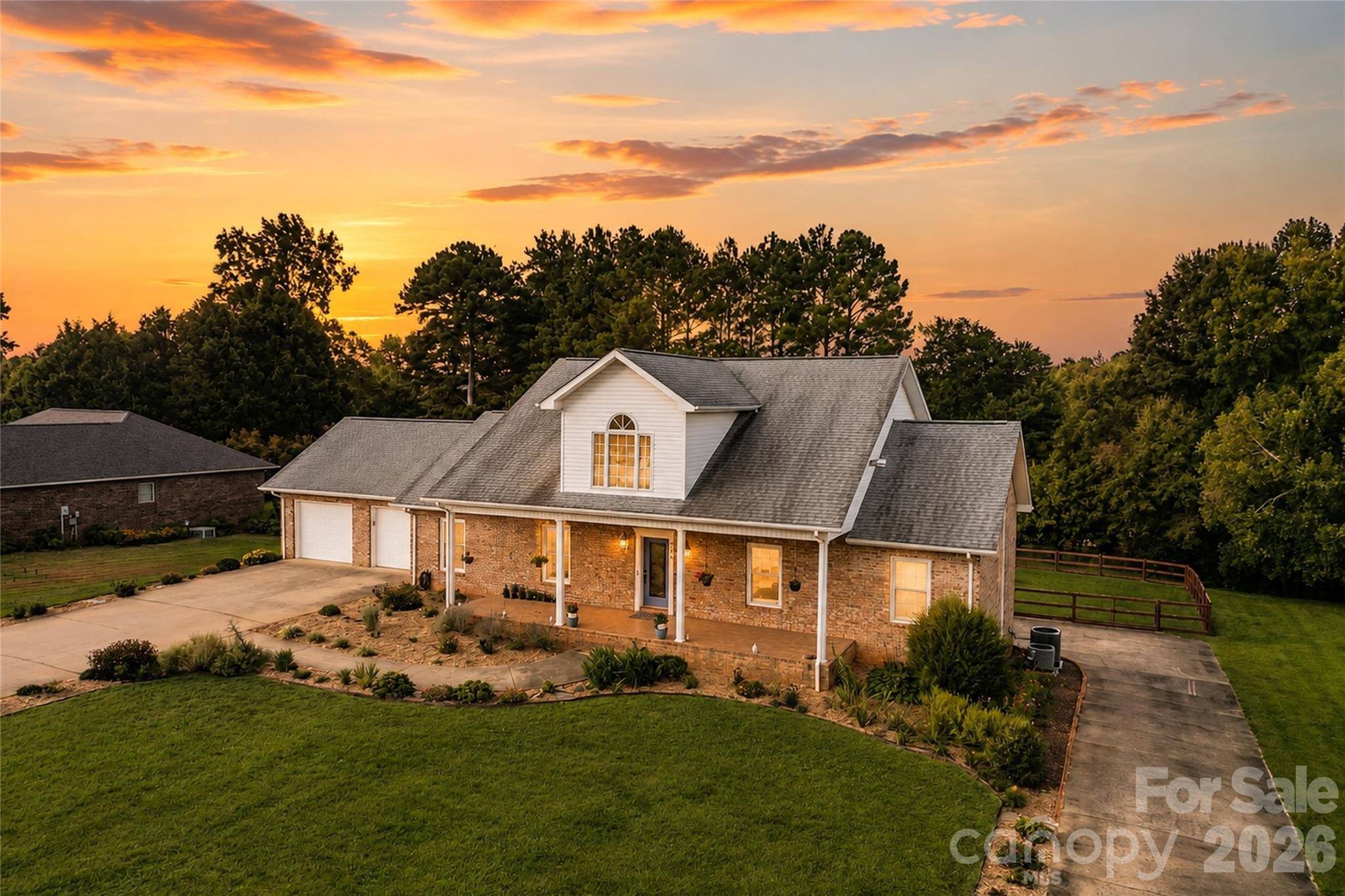 5725 Gunpowder RD, Granite Falls, NC 28630