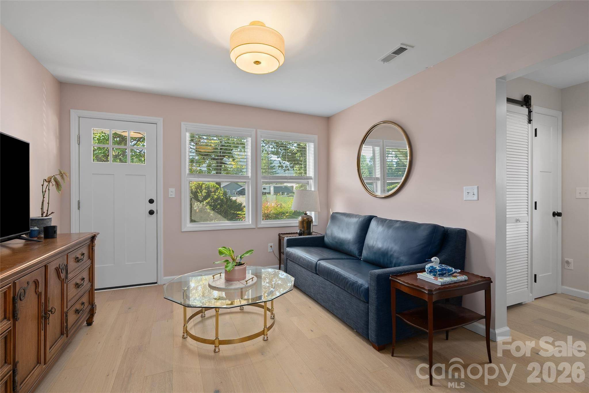 1042 Old US 70 Hwy HWY, Black Mountain, NC 28711