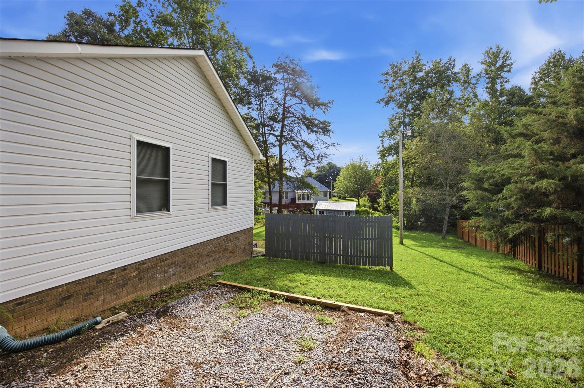 1297 Creekview DR, Gastonia, NC 28052