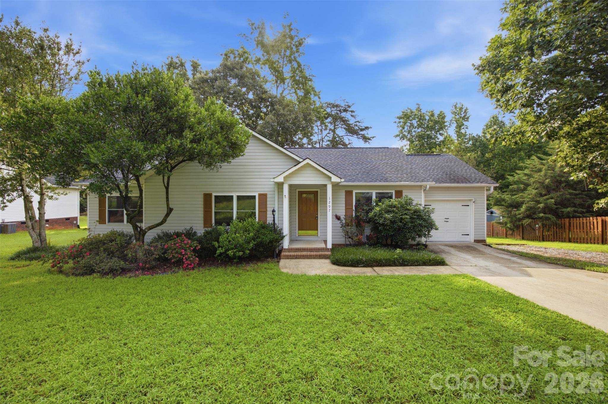 1297 Creekview DR, Gastonia, NC 28052