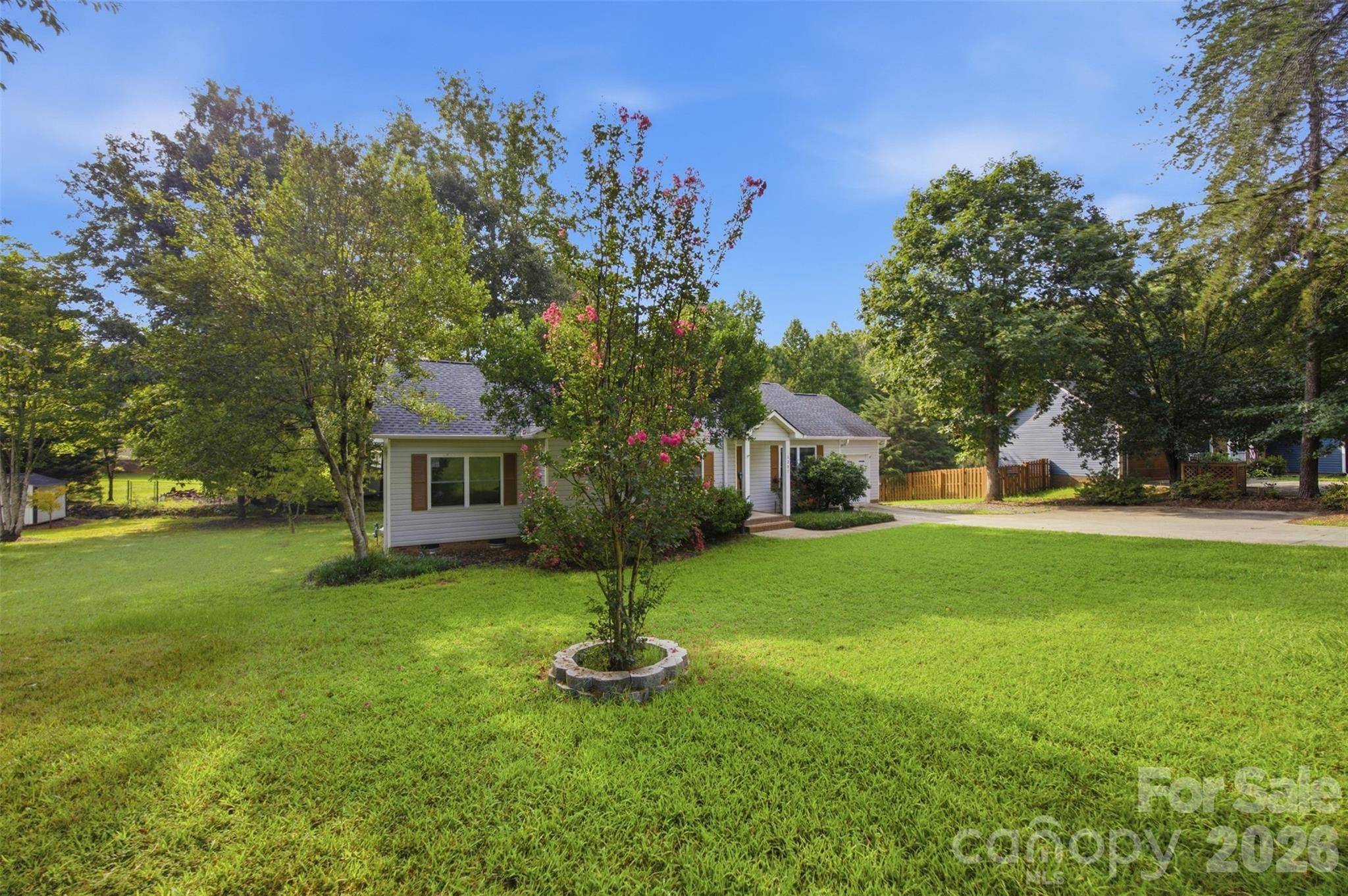 1297 Creekview DR, Gastonia, NC 28052