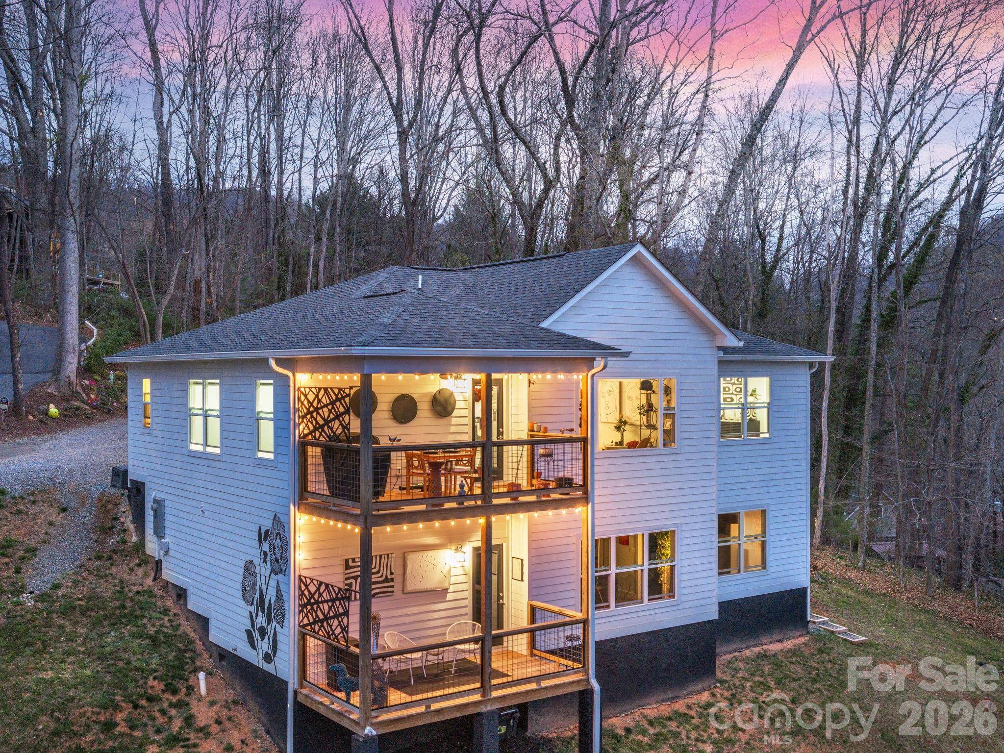 56 Kammerer DR, Waynesville, NC 28785