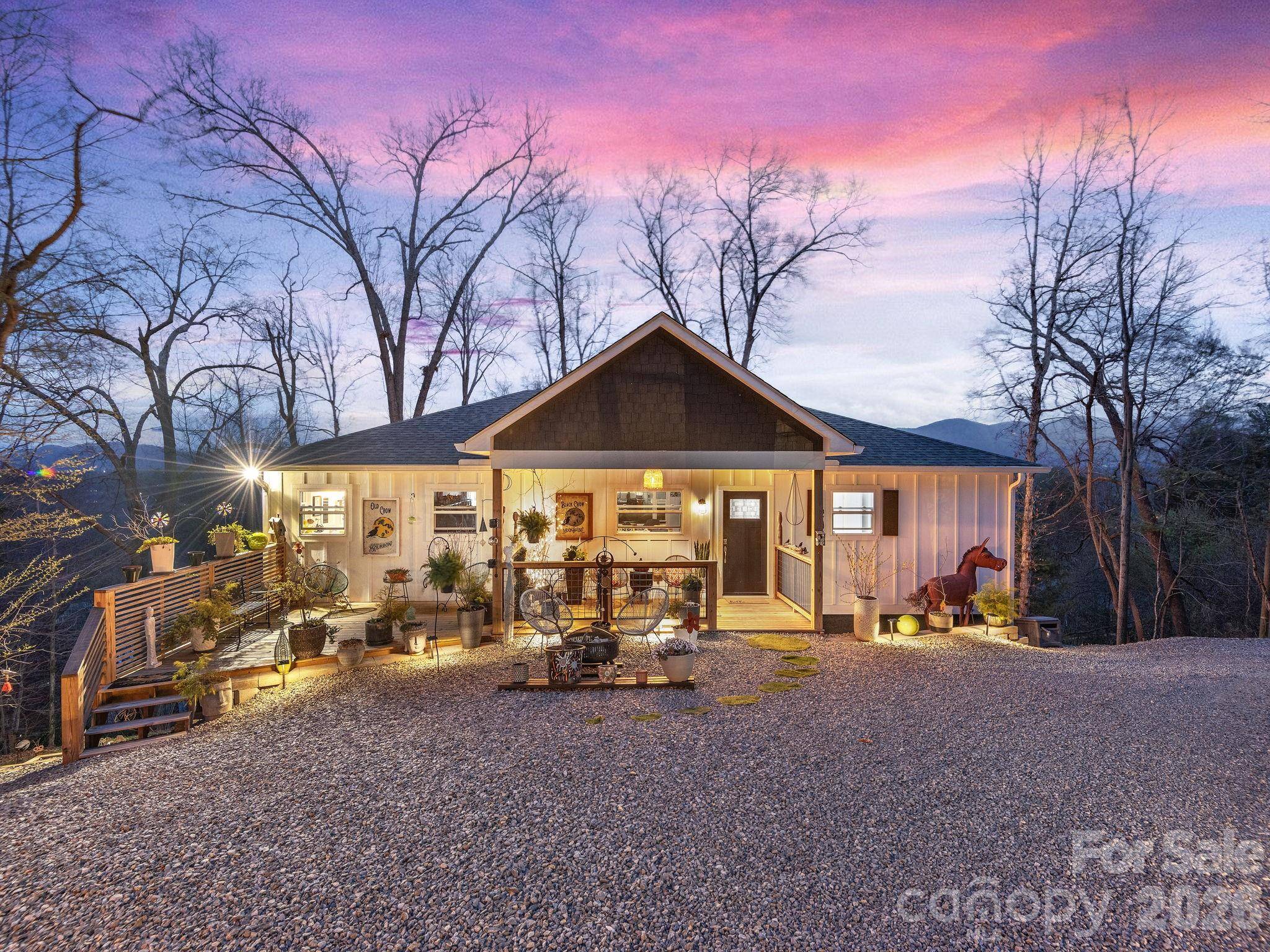 56 Kammerer DR, Waynesville, NC 28785