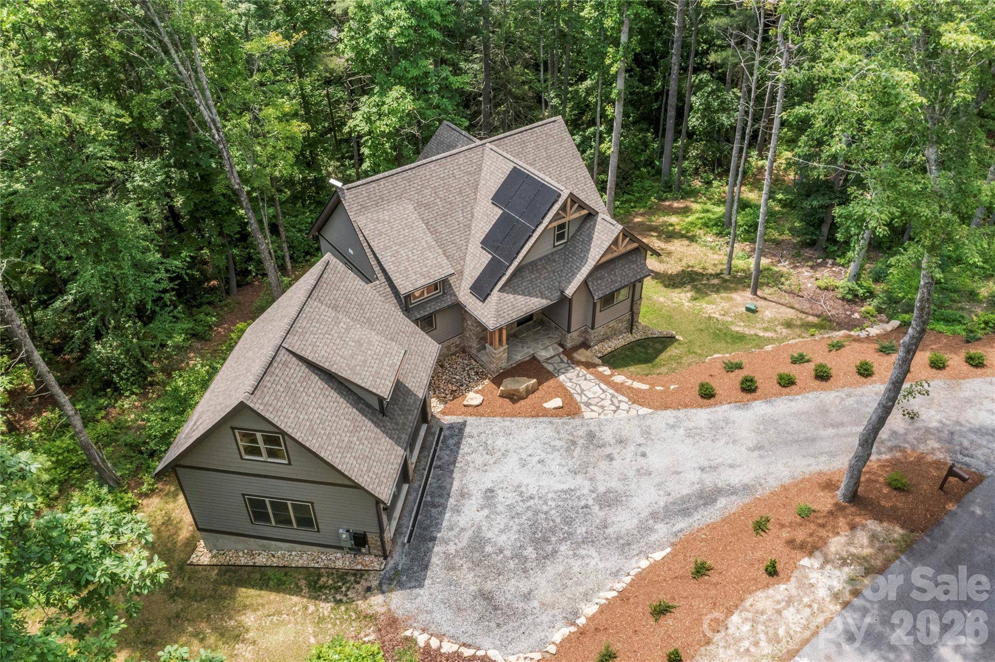 68 Huckleberry Ridge LN, Zirconia, NC 28790