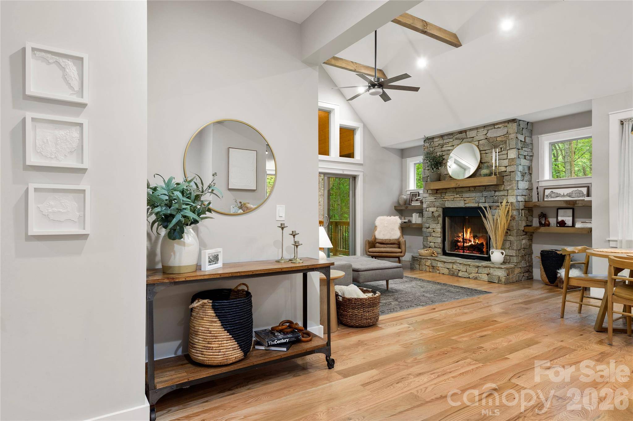 68 Huckleberry Ridge LN, Zirconia, NC 28790