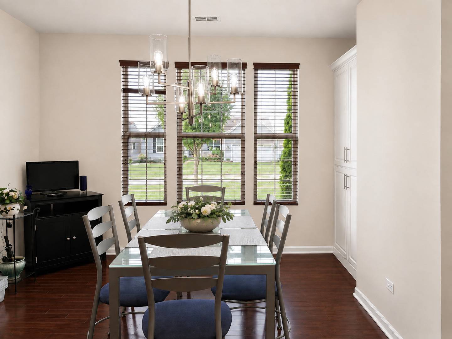3799 Canton CIR, Mundelein, IL 60060
