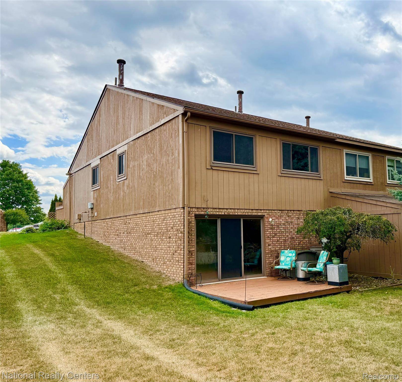 25381 Potomac DR #6, South Lyon, MI 48178