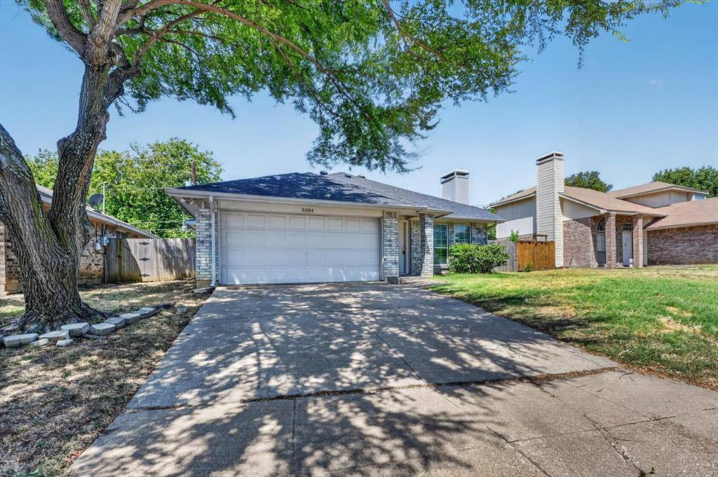 5204 Cornvalley Drive, Arlington, TX 76017